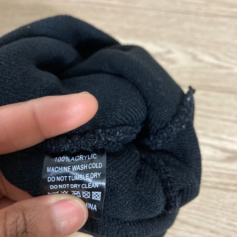 Unbranded LIFT UPLIFT Beanie Hat Unisex OS Black Green Pom Pom Athletic GYM - Picture 3 of 5